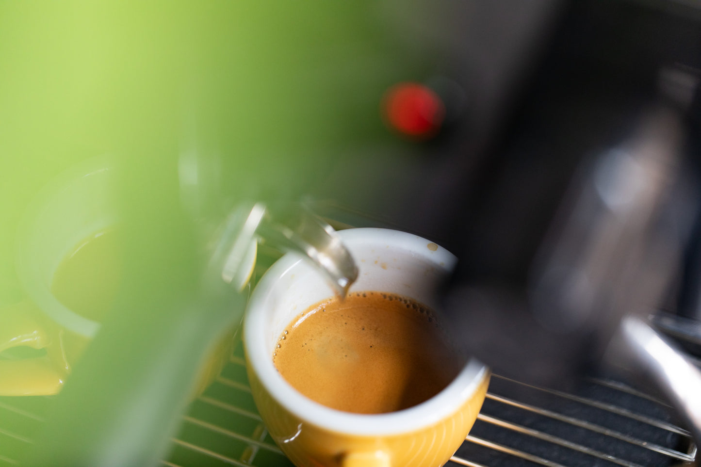 Welcome to the Machine | kräftiger Café Crème