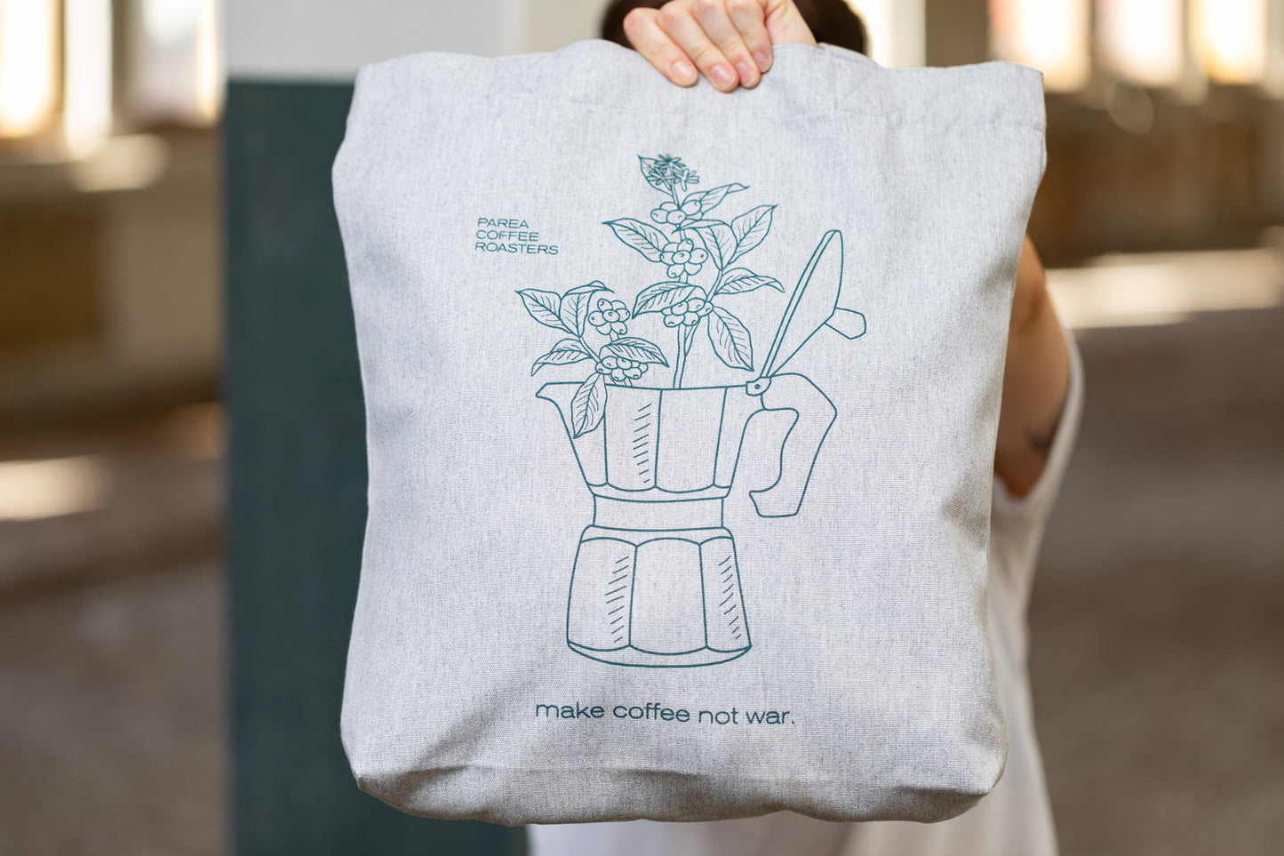 PAREA-Tragetasche „Make coffee not war“